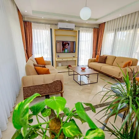 Charming With Central Location In Willa