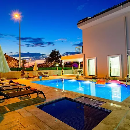 Charming With Central Location In Villa